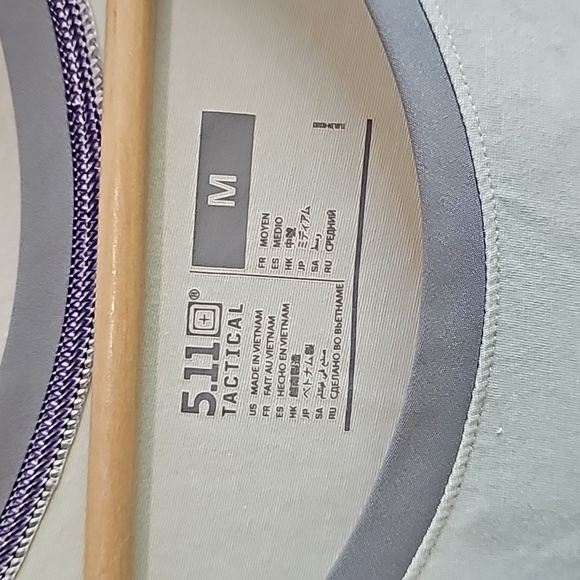 [*3 Items For $20 In Bundle*] 5.11 Tactical short sleeve shirt/ Women’s medium. - Picture 2 of 6